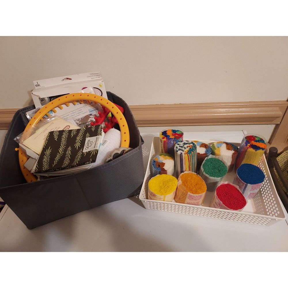 LARGE  ART'S & CRAFT'S LOT